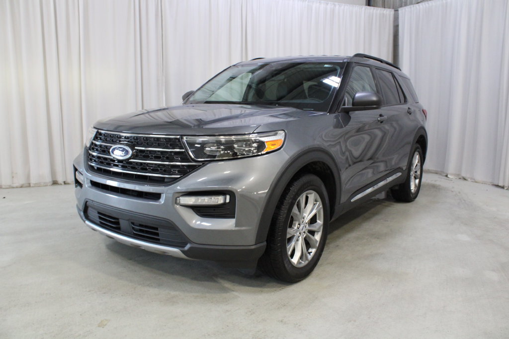 Used 2023 Gray Ford XLT image 37