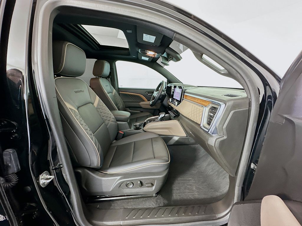 Thumbnail: 2024 GMC Canyon - 30