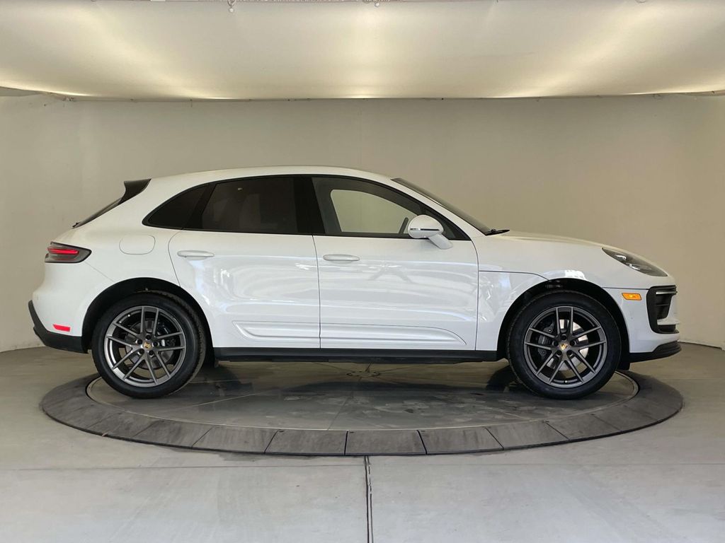 2023 Porsche Macan Base - 7