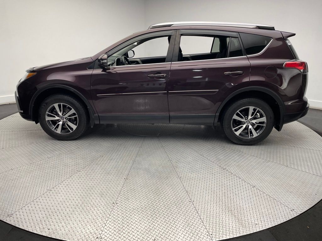 2018 Toyota RAV4 XLE 8