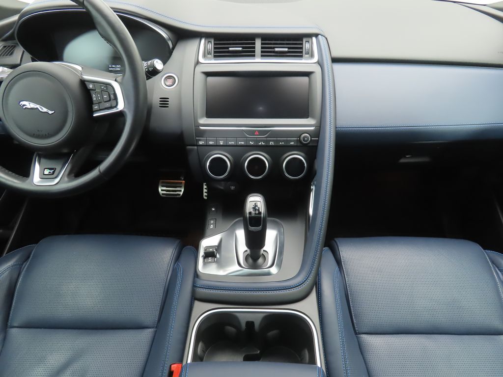 Thumbnail: 2018 Jaguar E-Pace - 13