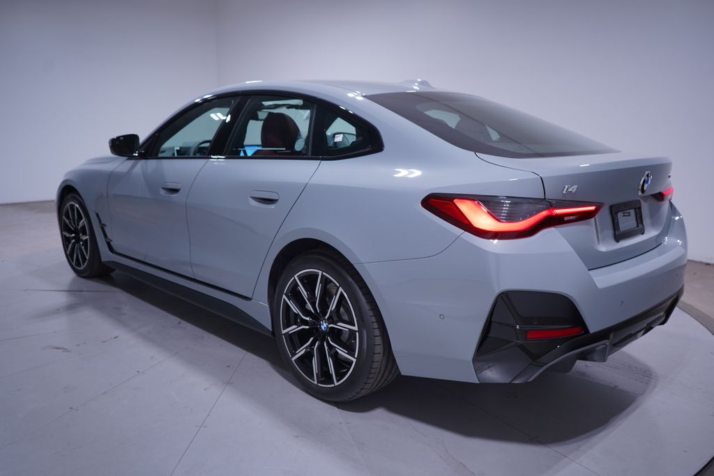 Thumbnail: 2026 BMW i4 - 3