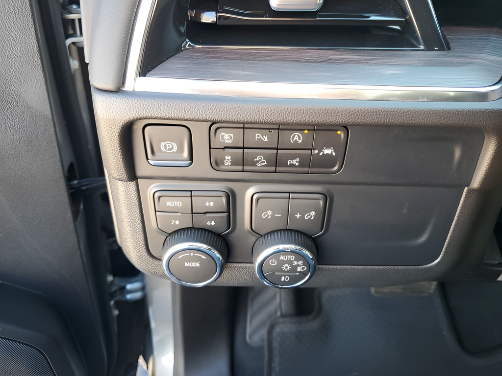 Used Car 2025 Chevrolet Suburban  Z71 For Sale Under $70,000 In Austin, Texas