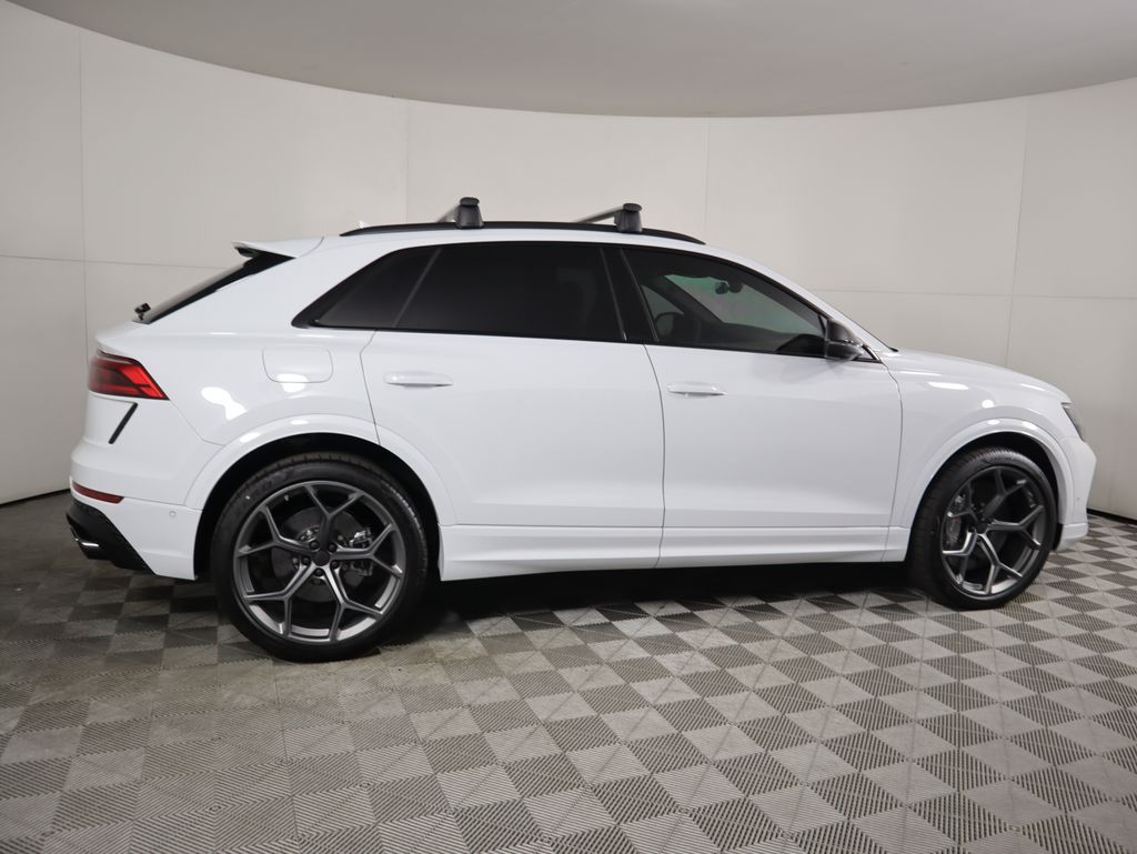 Thumbnail: 2026 Audi RS Q8 - 4