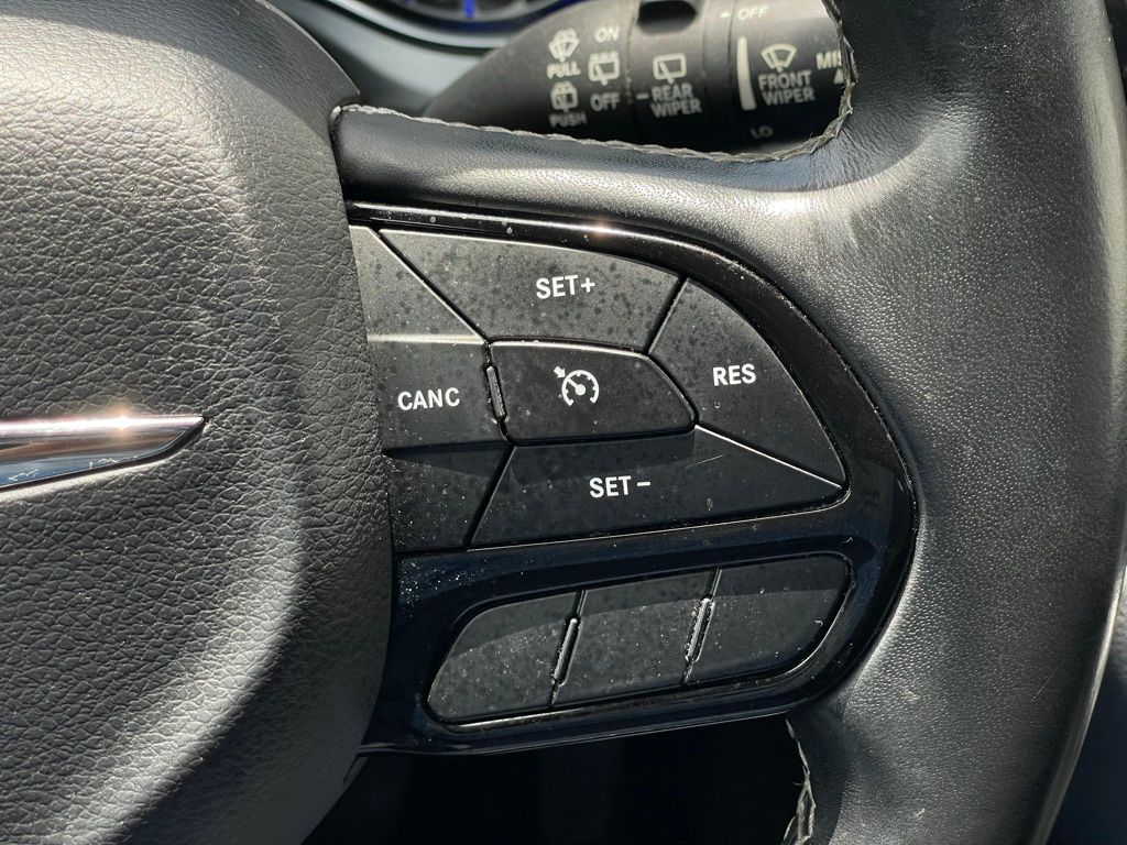 Thumbnail: 2018 Chrysler Pacifica - 14