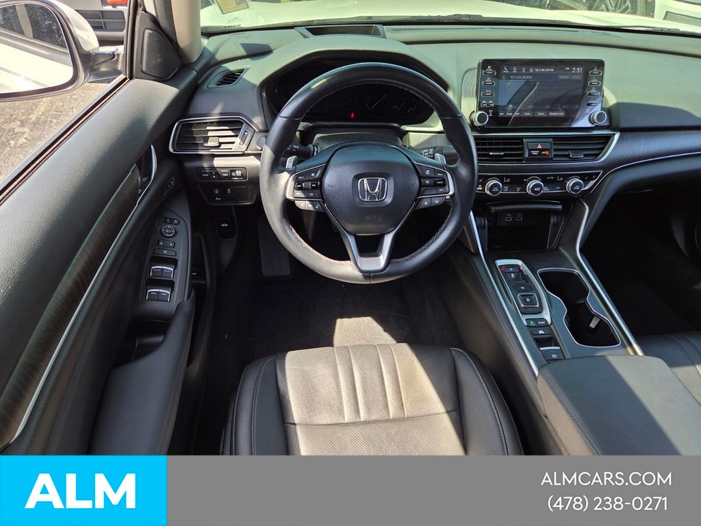 Used 2022 White Honda Touring image 9