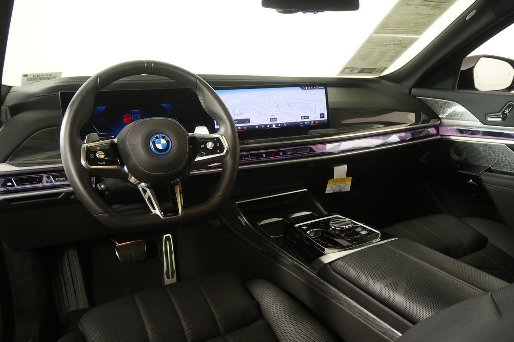 Thumbnail: 2026 BMW 7 Series - 19