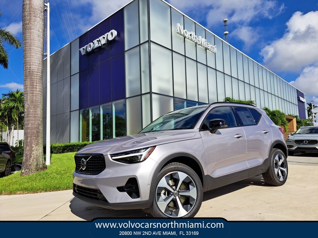 2026 Volvo XC40 B4 Core