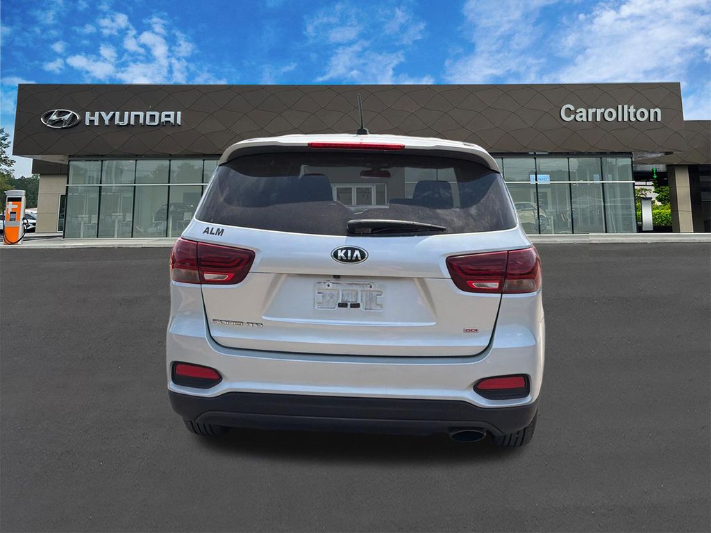 Used 2019 Sparkling Silver Kia L image 6