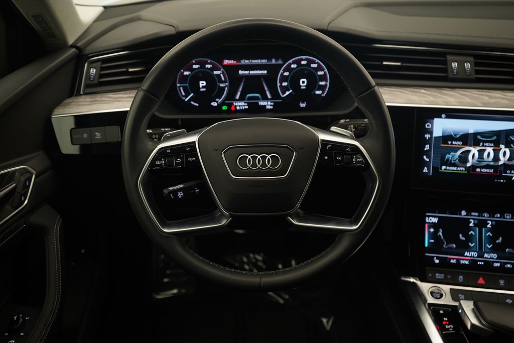 Thumbnail: 2024 Audi Q8 e-tron - 9