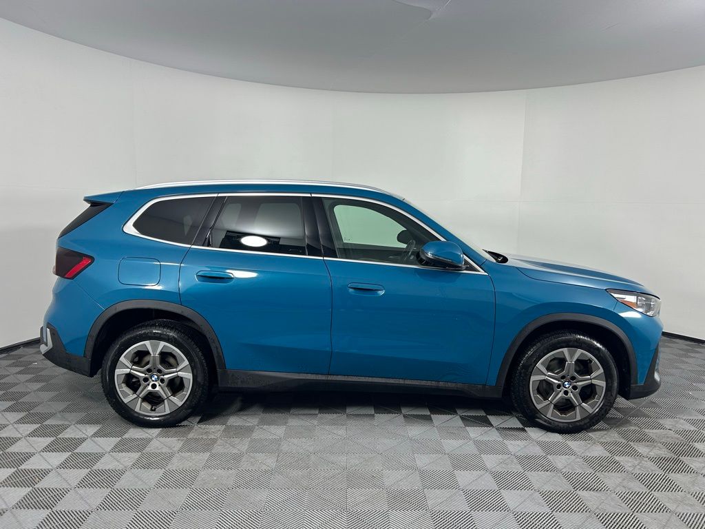 Thumbnail: 2023 BMW X1 - 4