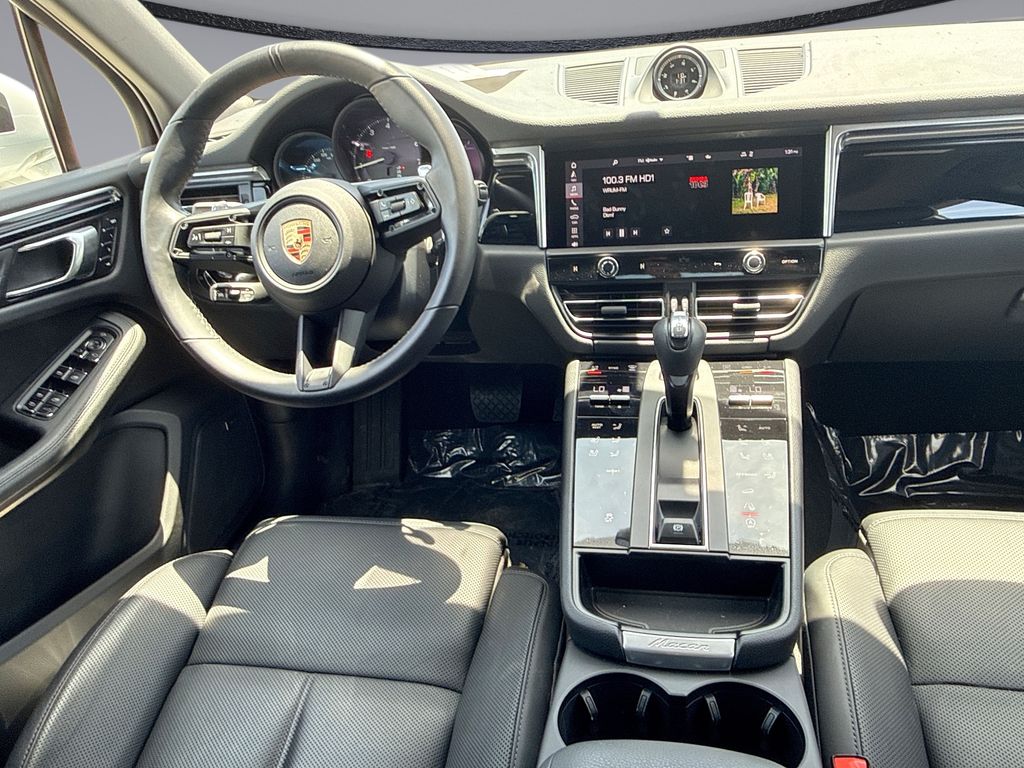 Thumbnail: 2023 Porsche Macan - 19