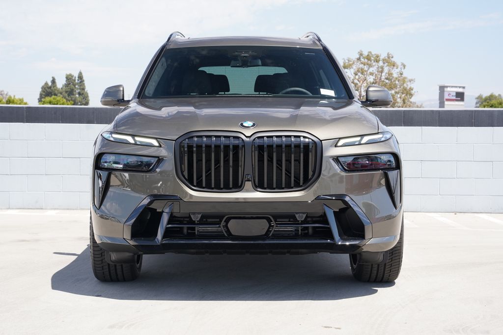Thumbnail: 2027 BMW X7 - 2