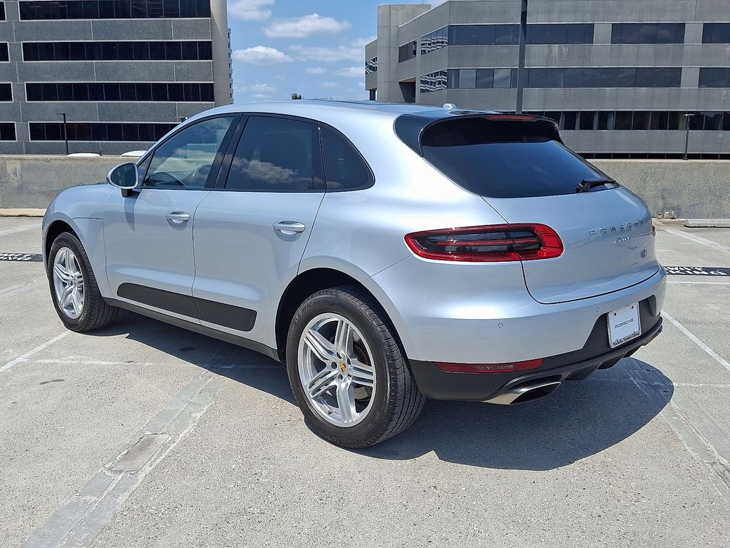 Thumbnail: 2017 Porsche Macan - 3