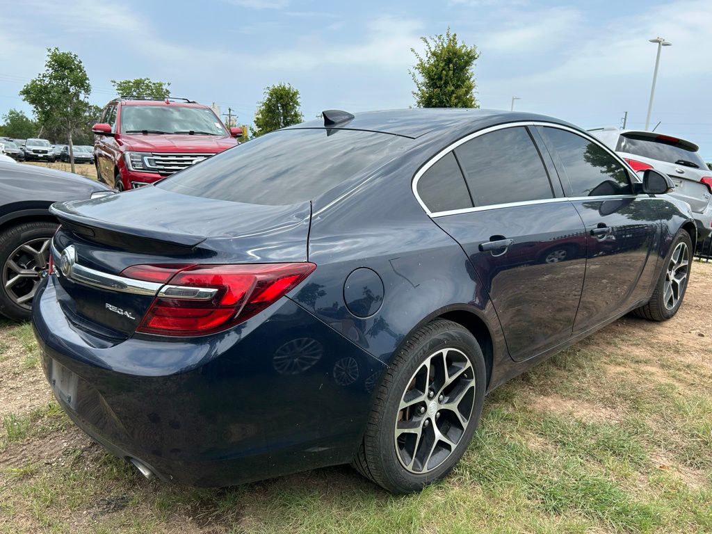 2017 Buick Regal  3