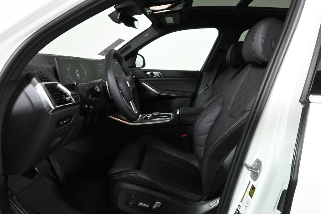 Thumbnail: 2026 BMW X5 - 3