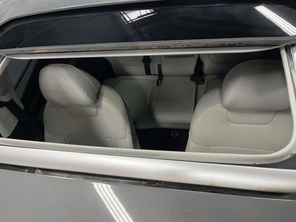 Used 2024 Hampton Gray Hyundai SEL image 22