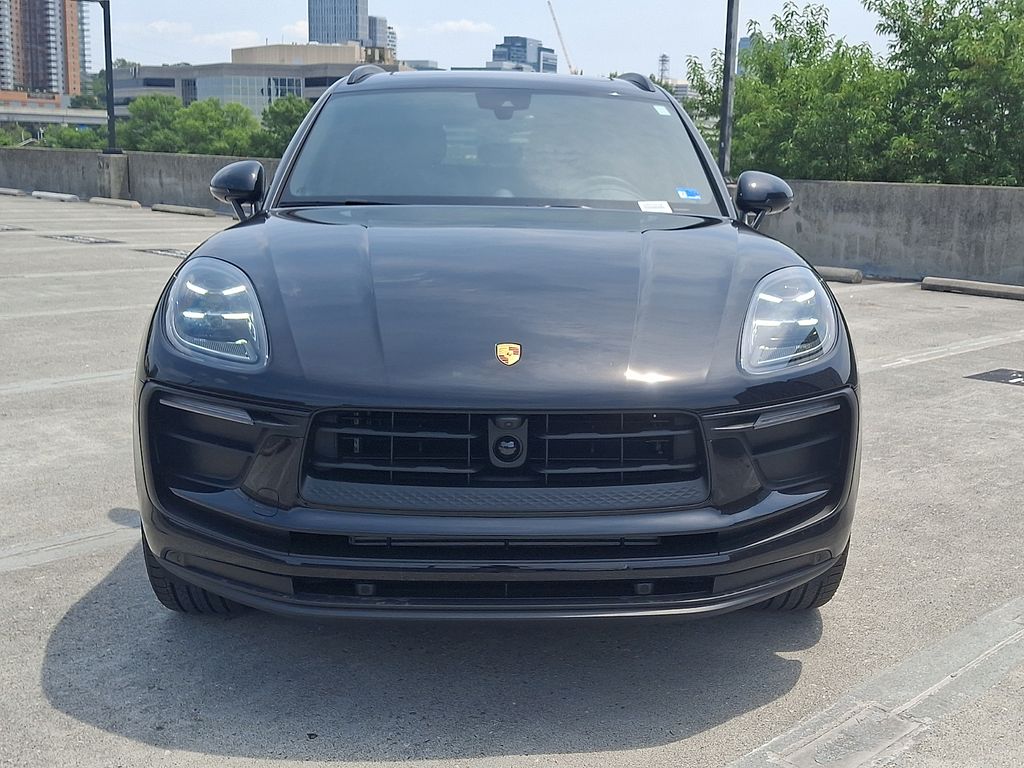 Thumbnail: 2026 Porsche Macan - 6