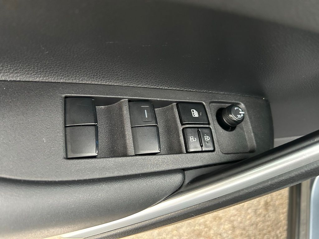 Thumbnail: 2024 Toyota Corolla Cross - 17