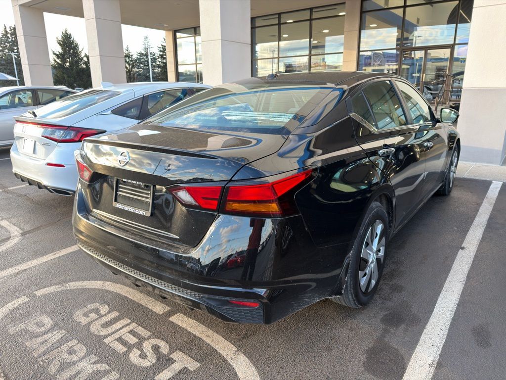 Thumbnail: 2020 Nissan Altima - 3