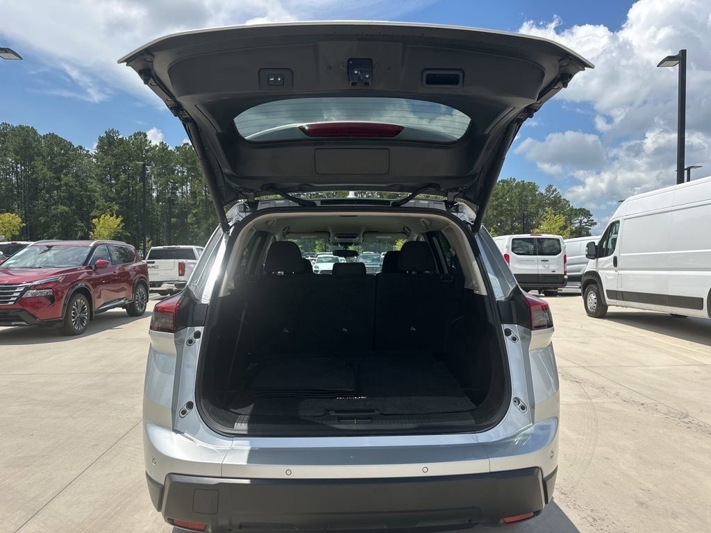 2024 Brilliant Silver Metallic Nissan Rogue SV FWD SUV