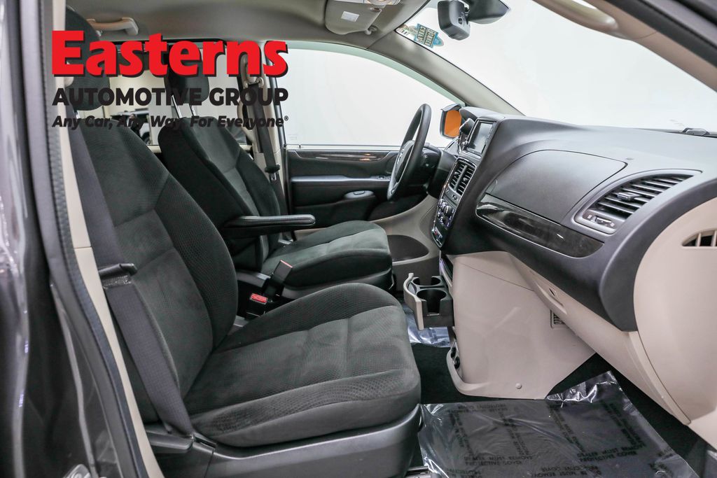 Used 2019 Gray Dodge SE image 23
