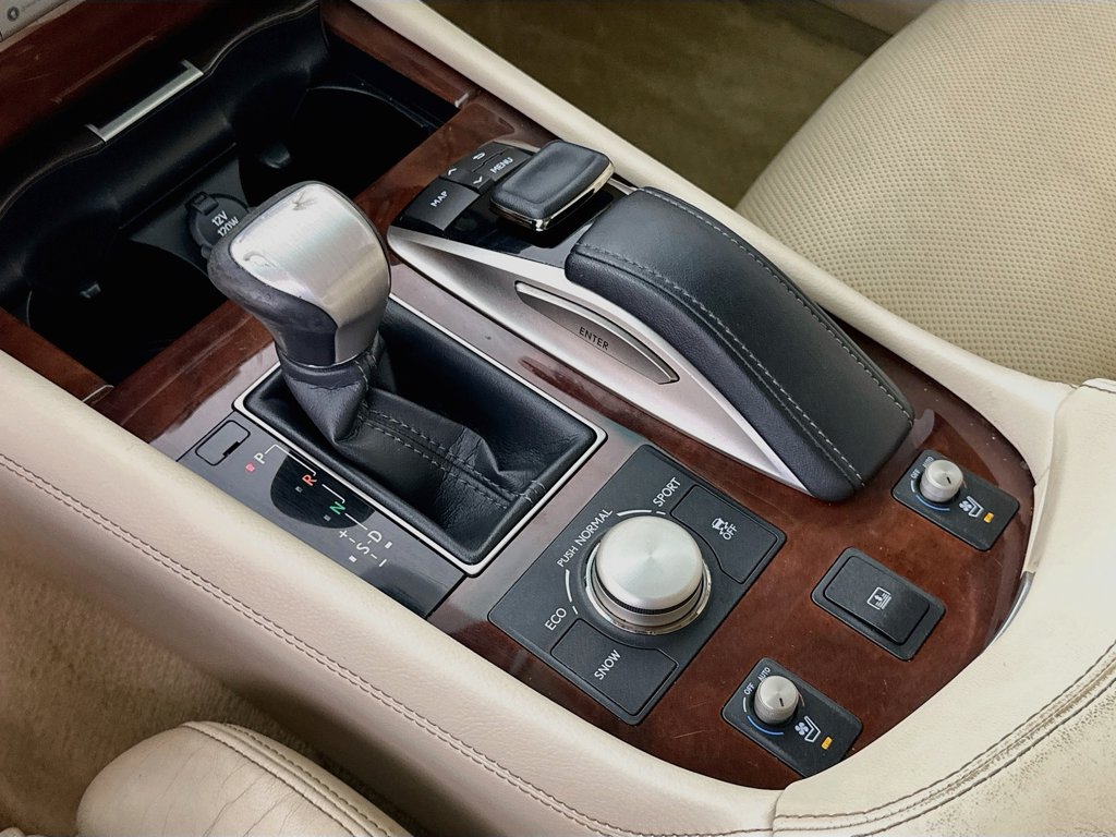 Thumbnail: 2016 Lexus LS - 17