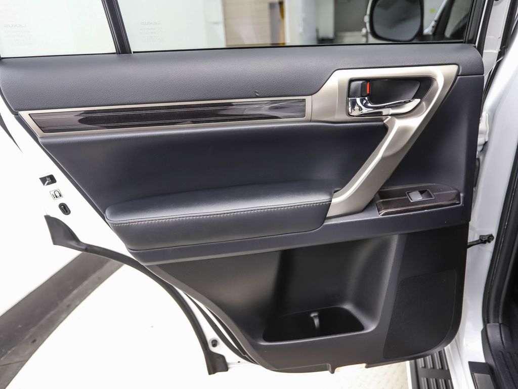 2021 Lexus GX 460 17