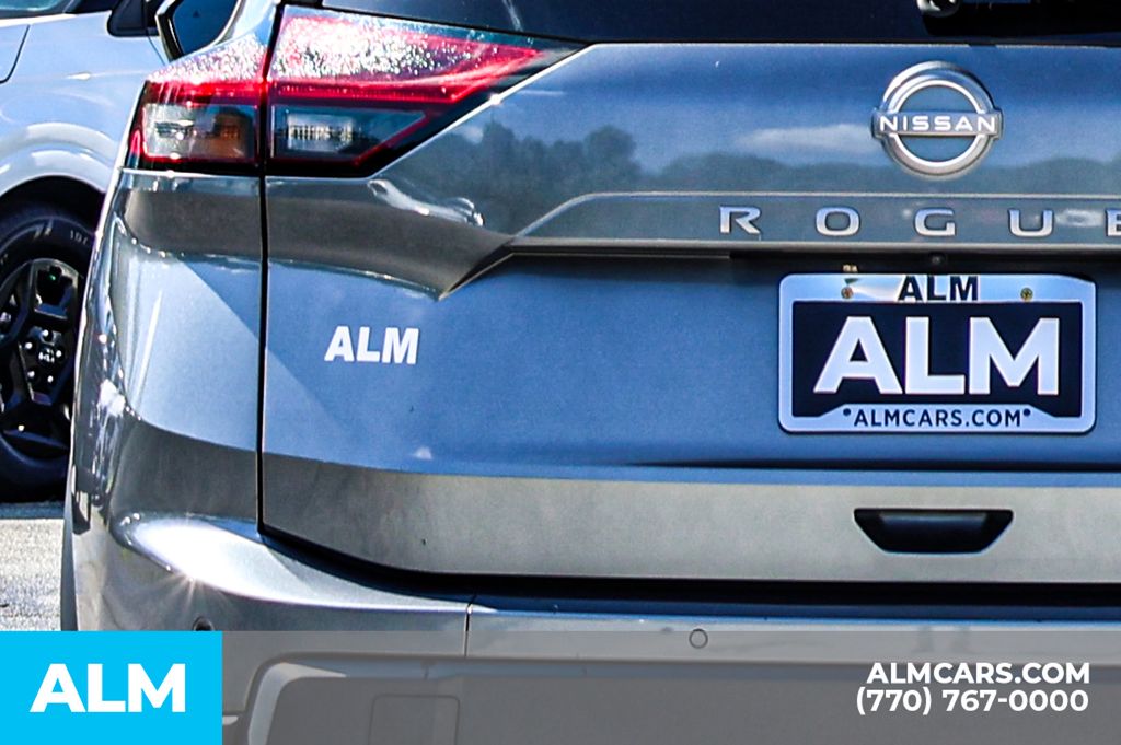 Used 2024 Gray Nissan S image 13