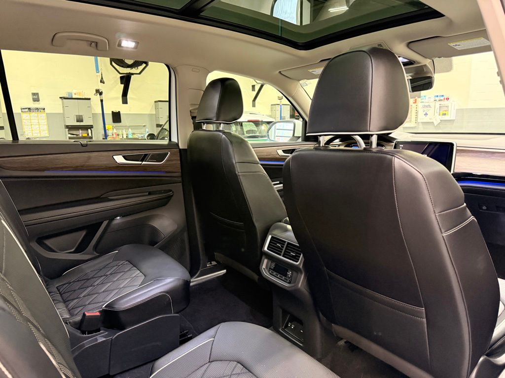 Thumbnail: 2024 Volkswagen Atlas - 26