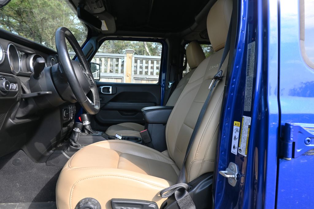 2019 Jeep Wrangler Unlimited Sahara 3