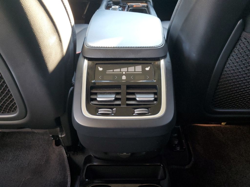 Used Car 2024 Volvo Xc90  B6 Plus Bright Theme 6-seater For Sale Under $50,000 In Austin, Texas