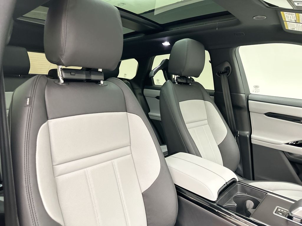 Thumbnail: 2026 Land Rover Range Rover Evoque - 14