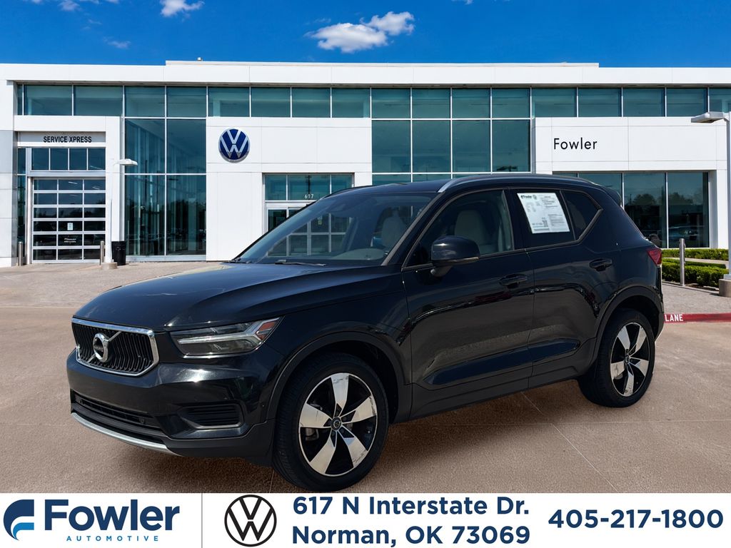 2019 Volvo XC40 T5 Momentum AWD