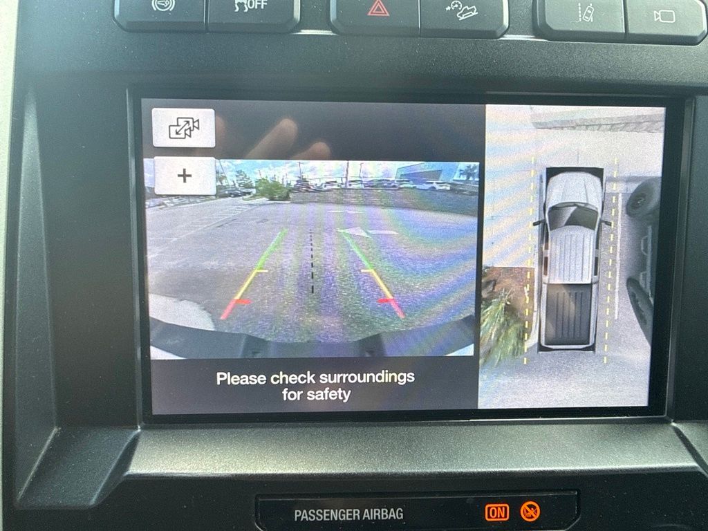 2019 White Platinum Metallic Tri-Coat Ford Super Duty F-350 SRW Lariat 4X4 Truck