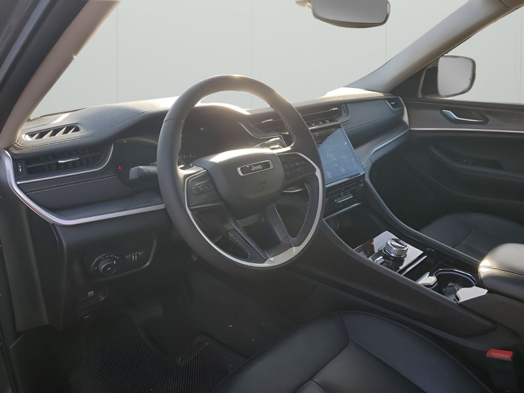 Used Car 2023 Jeep Grand Cherokee L  Limited For Sale Under $30,000 In Austin, Texas