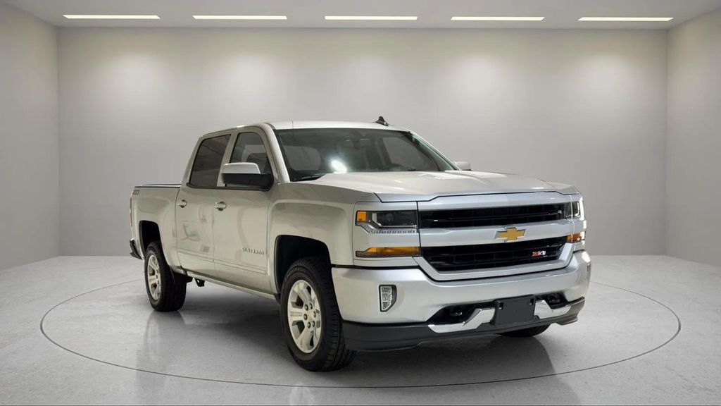 Silver Ice Metallic 2018 Chevrolet Silverado 1500 Pickup Truck Four-Wheel Drive 6-Speed Automatic Overdrive