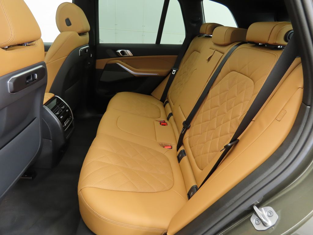 Thumbnail: 2026 BMW X5 - 21