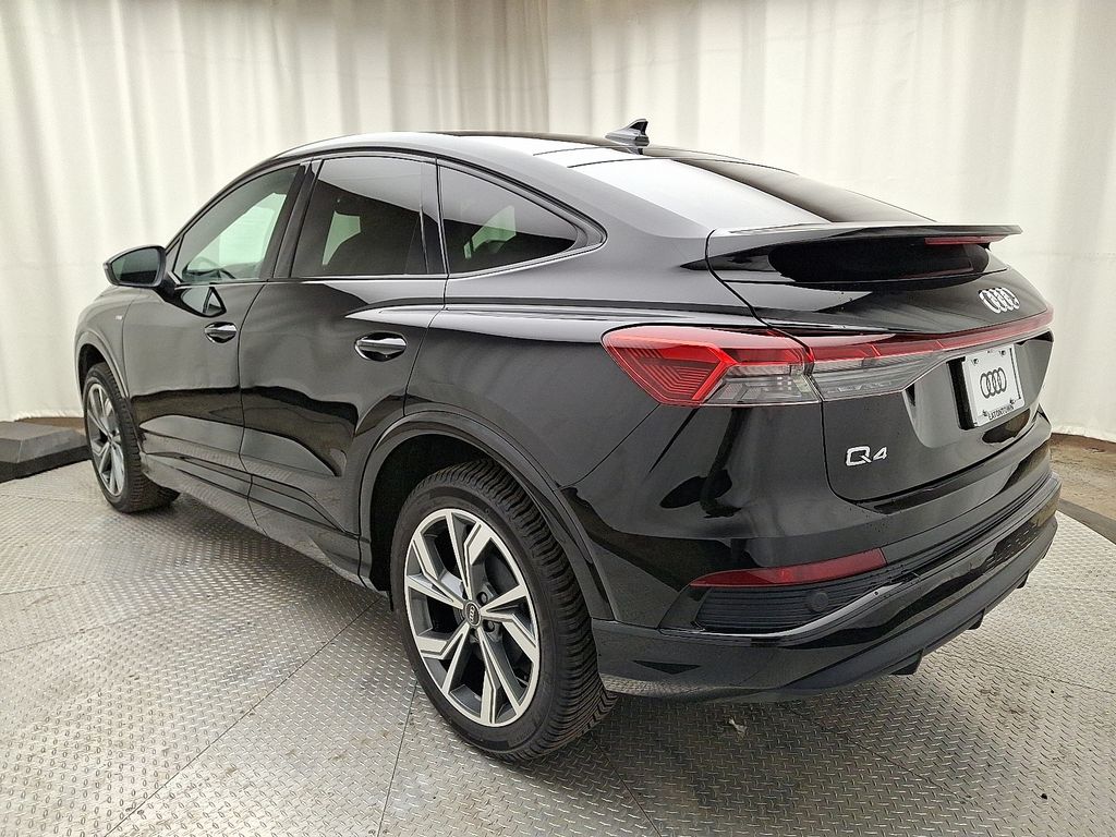 Thumbnail: 2023 Audi Q4 e-tron - 6