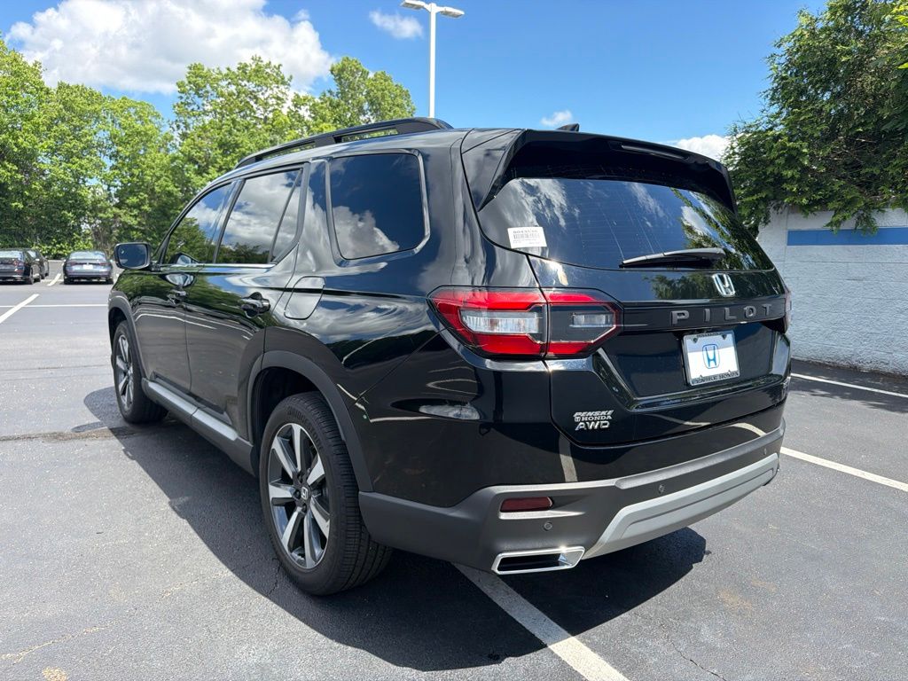 Thumbnail: 2024 Honda Pilot - 3