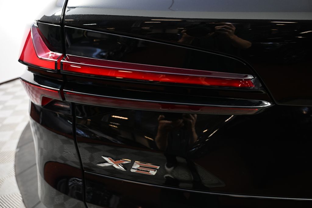 Thumbnail: 2025 BMW X5 - 11