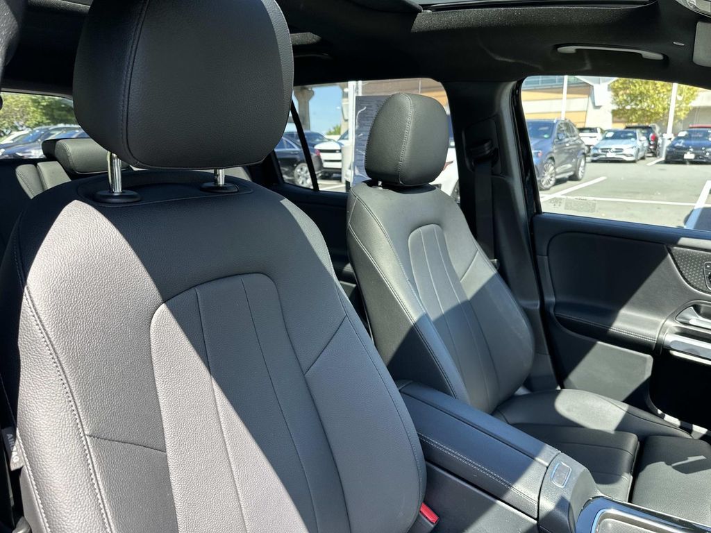 Thumbnail: 2024 Mercedes-Benz GLB - 23