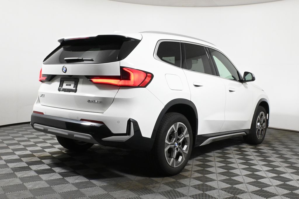 Thumbnail: 2023 BMW X1 - 6