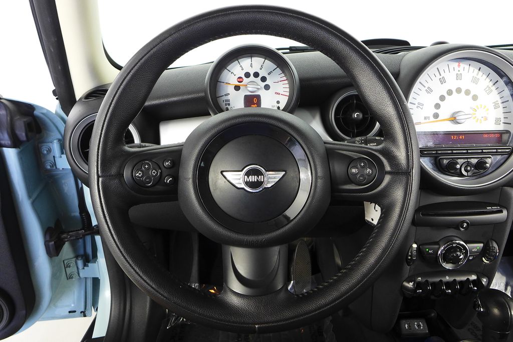 Thumbnail: 2013 MINI Cooper - 25
