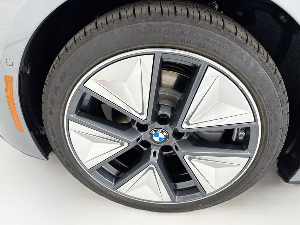 Thumbnail: 2026 BMW i4 - 29