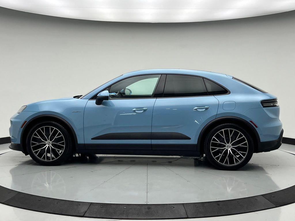 Thumbnail: 2025 Porsche Macan - 2