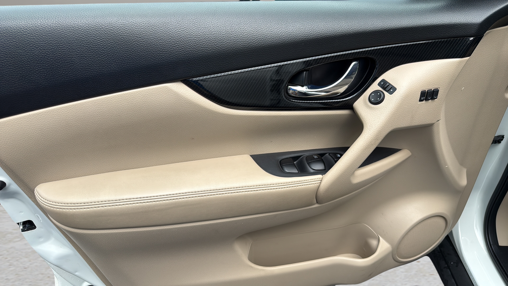 2018 Nissan Rogue SL White at Subaru and VW of Moon Township