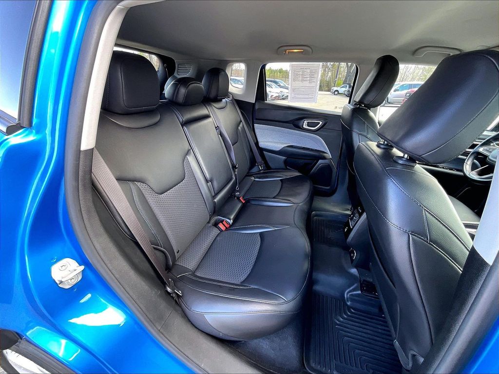 2022 Jeep Compass — photo 15