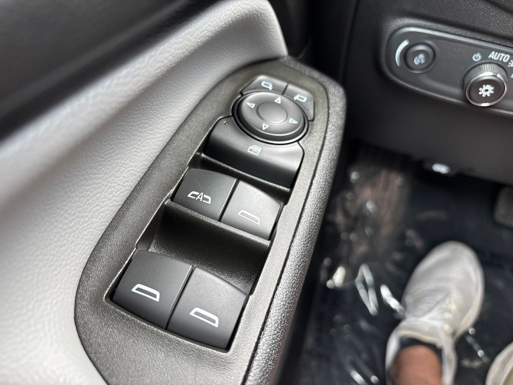 Used 2024 Chevrolet Equinox SUV