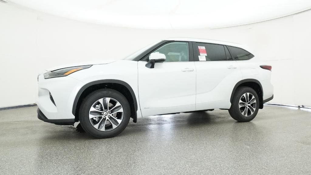 Thumbnail: 2025 Toyota Highlander - 17